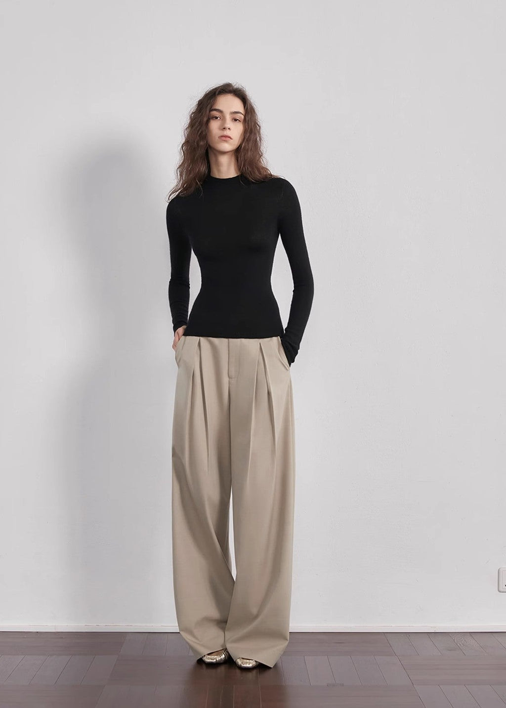 “Street Sketch”Fine-Spun Wool Fashion, Waistless Pleated Loose-Fitting Straight-Leg and Wide-Leg Casual Trousers for Women-0
